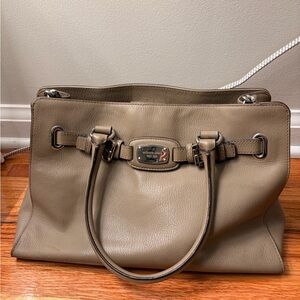 Michael Kors Hamilton Pebbled Leather Tote Purse Taupe Silver Hardware Large
